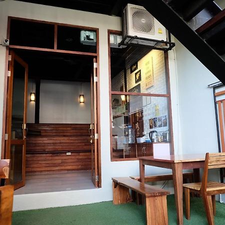 Bloom Cafe & Hostel Koh Lipe Ngoại thất bức ảnh
