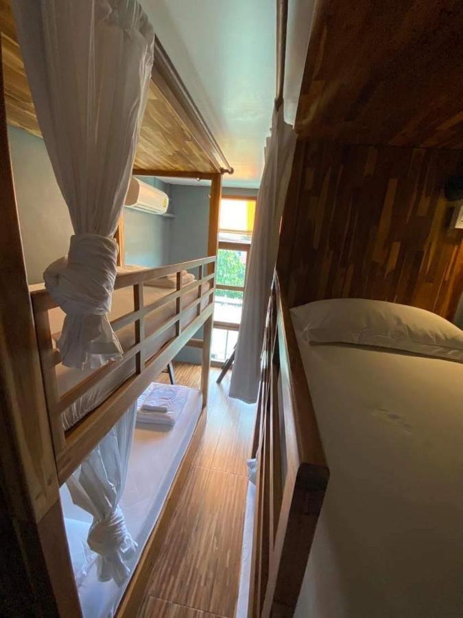 Bloom Cafe & Hostel Koh Lipe Ngoại thất bức ảnh