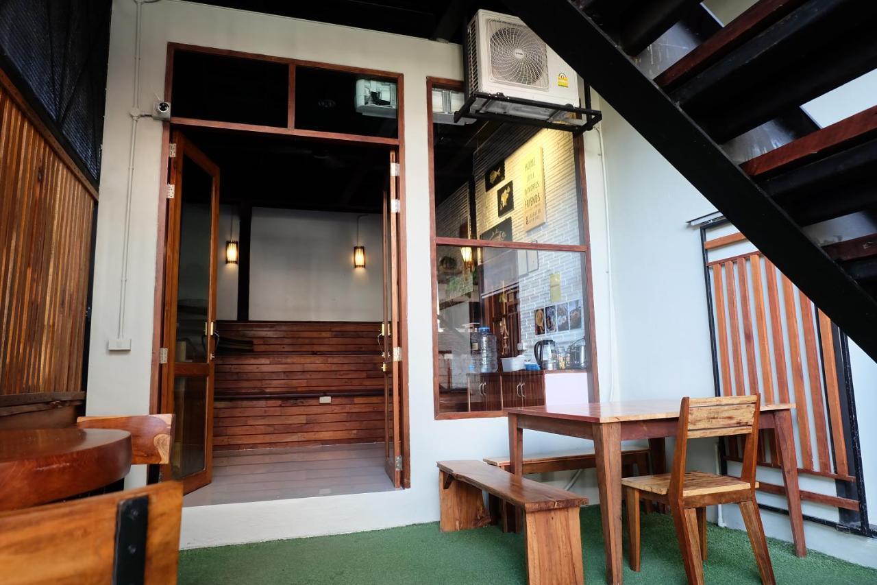 Bloom Cafe & Hostel Koh Lipe Ngoại thất bức ảnh