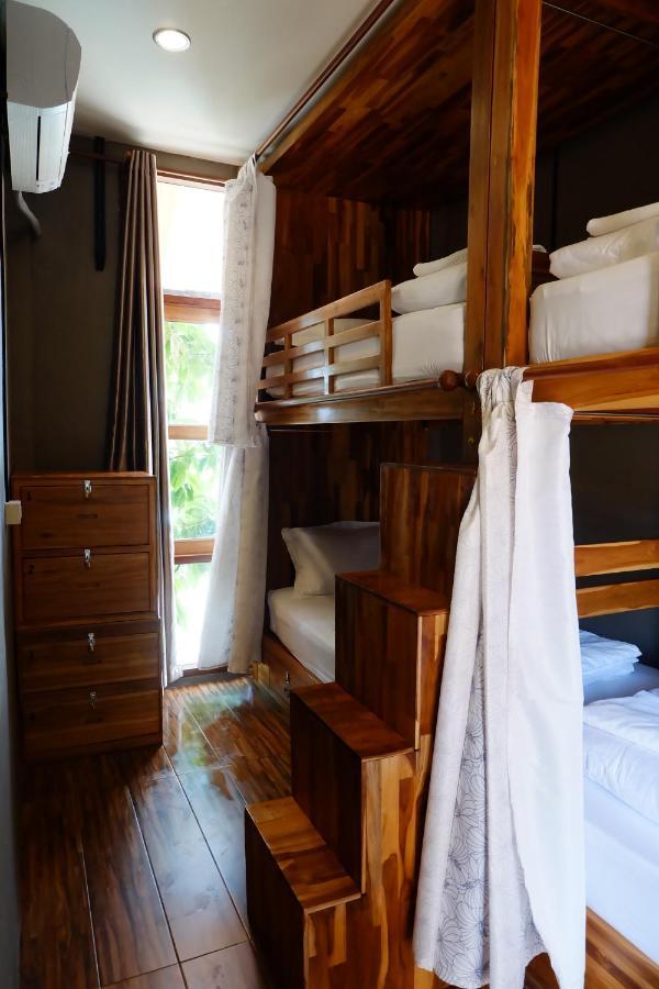 Bloom Cafe & Hostel Koh Lipe Ngoại thất bức ảnh